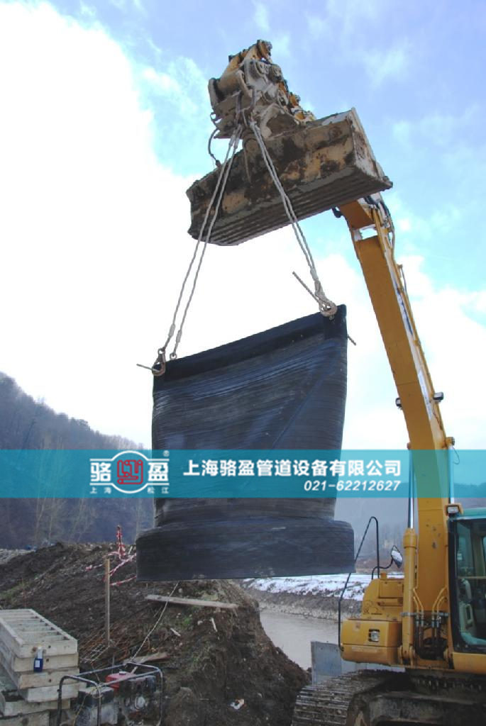 大口徑橡膠法蘭式<a href=http://www.huiquansu.com/ target=_blank class=infotextkey><a href=http://www.huiquansu.com target=_blank class=infotextkey>鴨嘴閥</a></a>安裝圖