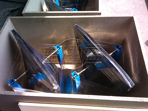 赤峰市喀喇沁旗<a href=http://www.huiquansu.com/ target=_blank class=infotextkey><a href=http://www.huiquansu.com target=_blank class=infotextkey>鴨嘴閥</a></a>裝箱